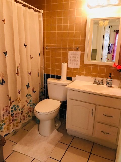 whispering-oaks-waverly-7-bathroom.jpg