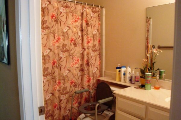 yorba-linda-senior-care-i-5-restroom.jpg